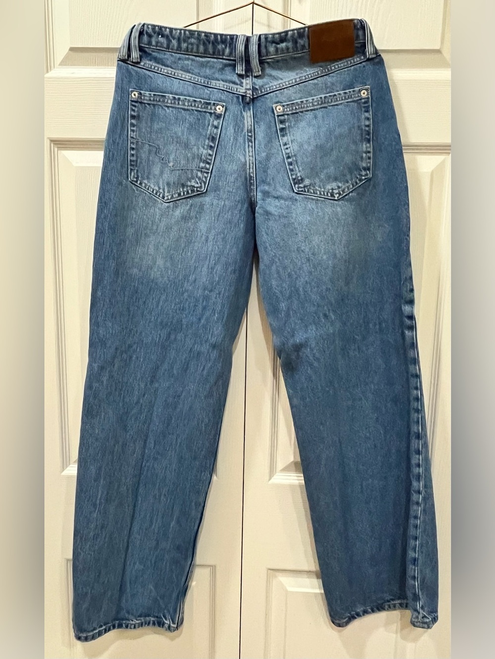 We The Free "Nia" Boyfriend Jeans by Free People, medium wash, size 29 - Picture 2 of 10